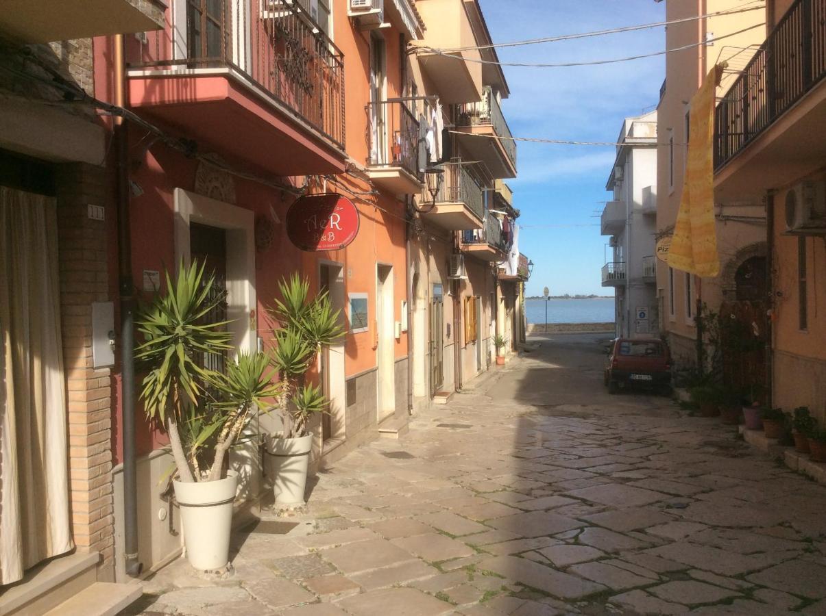 L'Isola Aer B&B Lesina Bagian luar foto