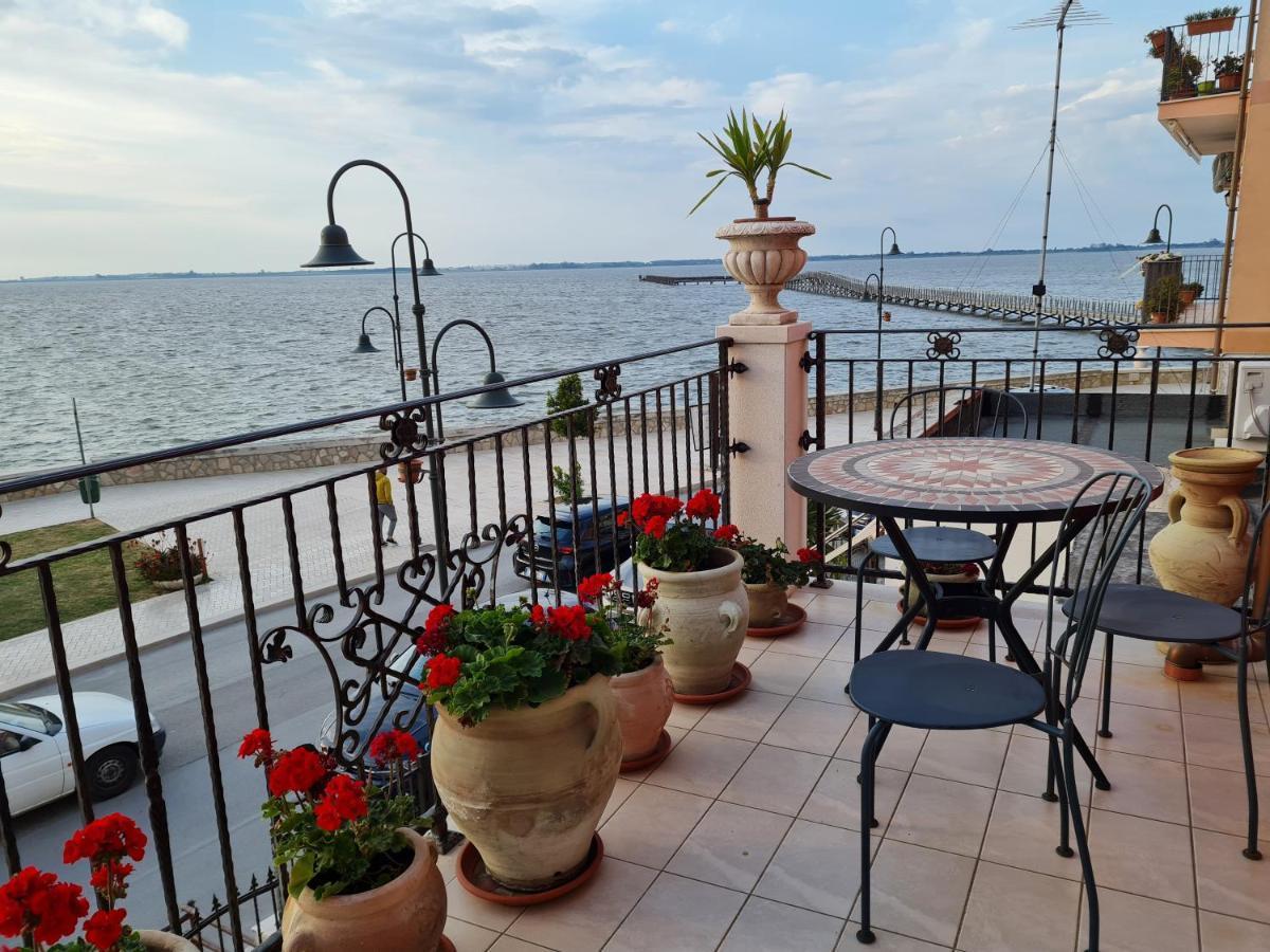 L'Isola Aer B&B Lesina Bagian luar foto