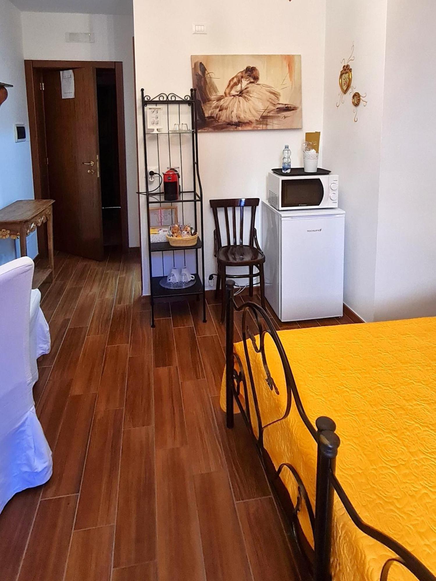L'Isola Aer B&B Lesina Bagian luar foto